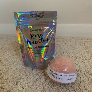 Body Scrub & Bath Bomb set